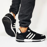 کتونی مردانه آدیداس ZX 750 رنگ مشکی سفید نمای تو پا