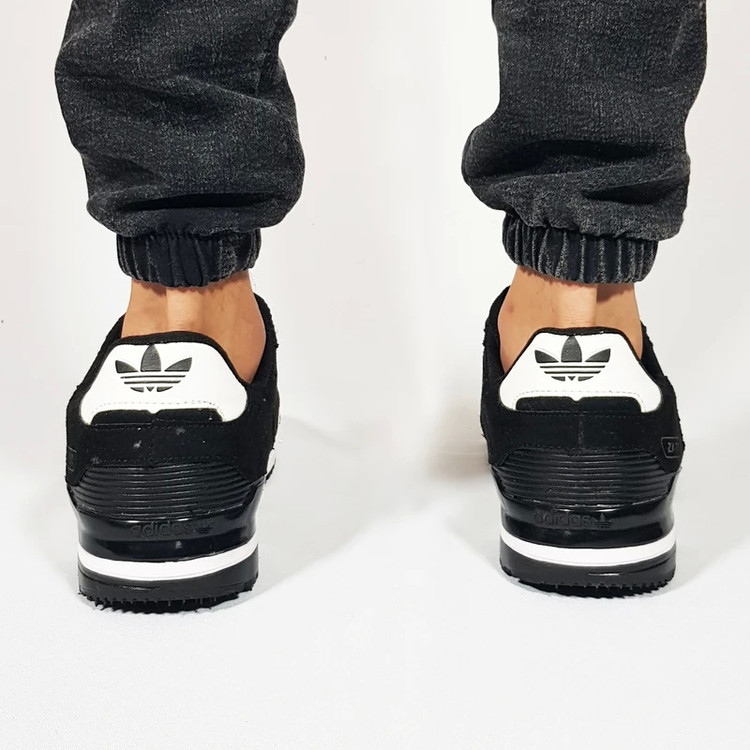 کتونی مردانه آدیداس ZX 750 رنگ مشکی سفید نمای پشت