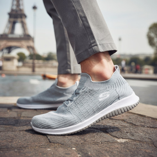 کتونی مردانه اسکیچرز رنگ طوسی روشن نمای داخل پا