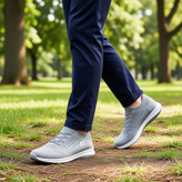 کتونی مردانه اسکیچرز رنگ طوسی روشن نمای داخل پا