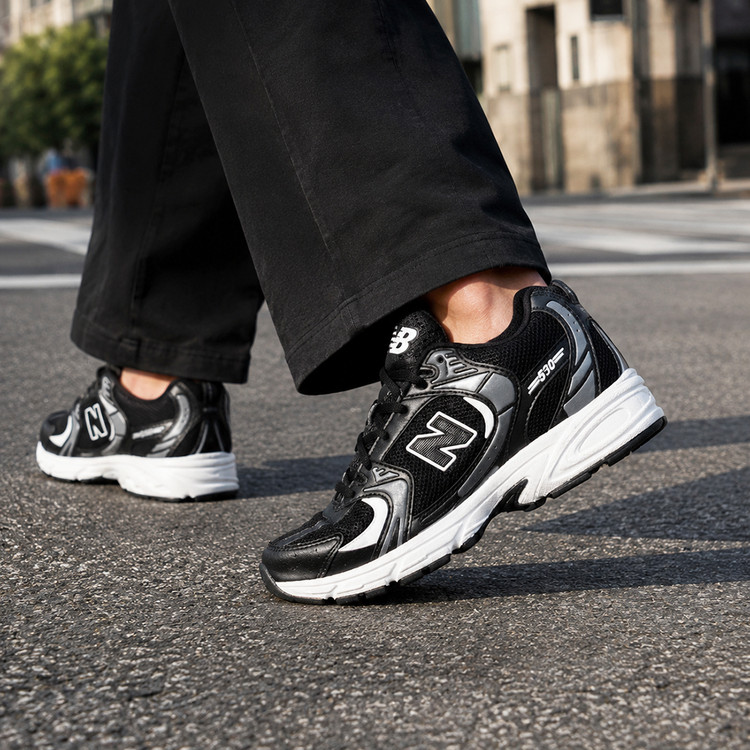 کفش نیوبالانس ۵۳0 ست زن و مرد سایز 37 تا 44 - NEW BALANCE 530