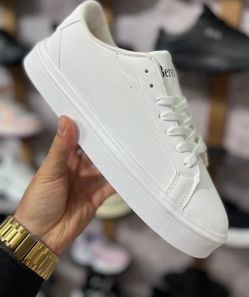 کتانی اسپرت برشکا مدل Bershka رنگ سفید و مشکی سایز ۴۱ تا ۴۴